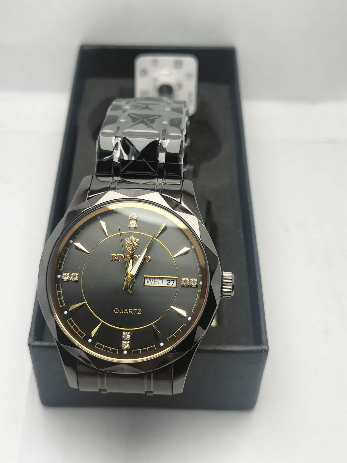 BINBOND Men’s Classic Quartz Watch – Black & Gold Dial with Crystal Markers