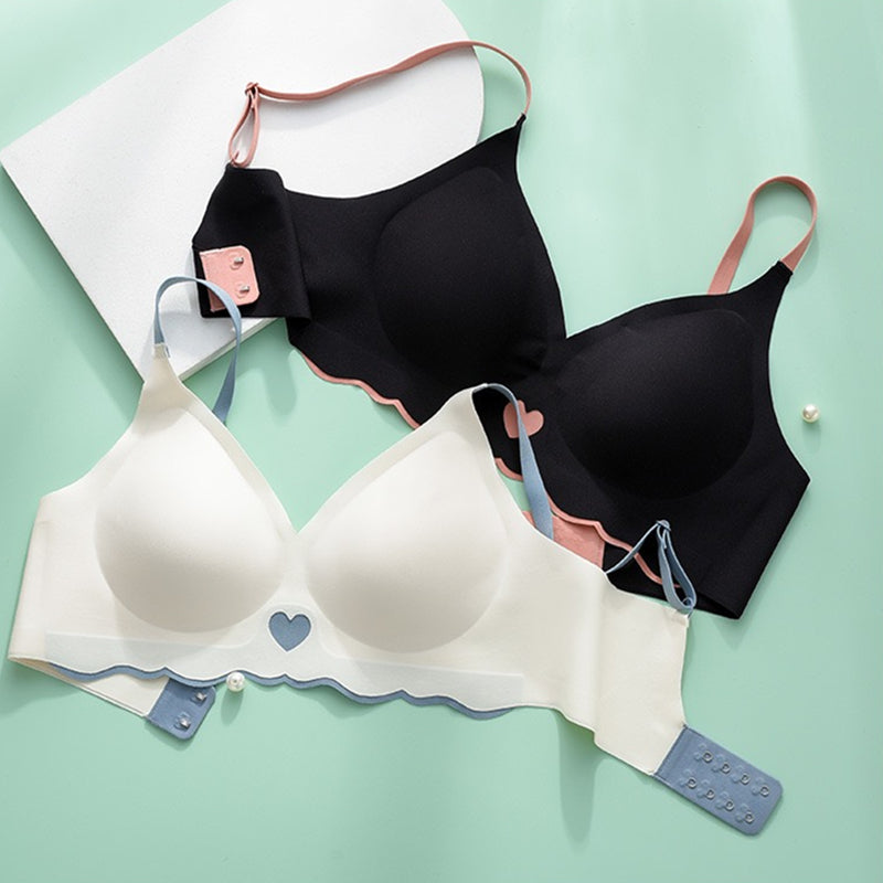 
K wireless bralettes feature a V-neck design – detail view 5